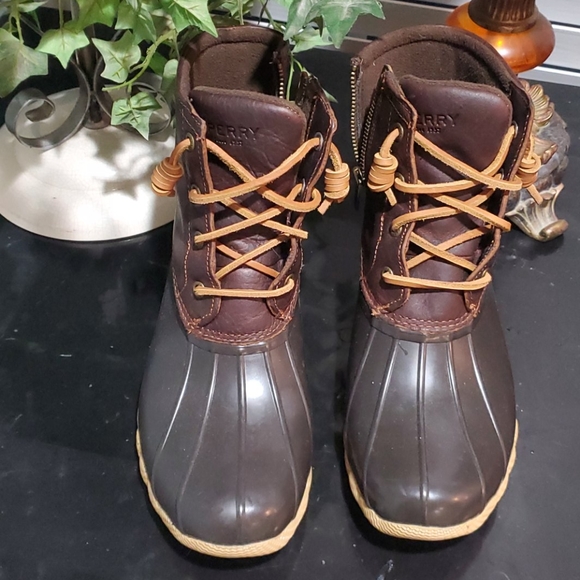 Sperry size 8...rainboots - Picture 2 of 5